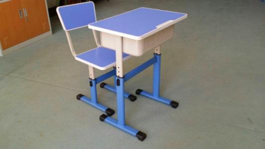 善學(xué)時尚家具：孩子的健康是如何被不合適的課桌椅影響的呢？